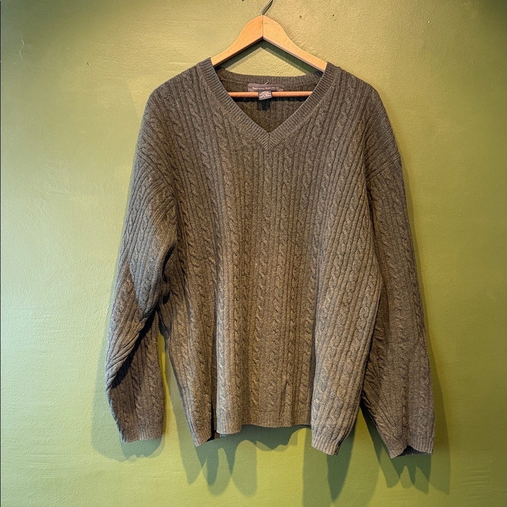 Banana Republic Vintage V-Neck Cableknit Sweater - Picture 1 of 5
